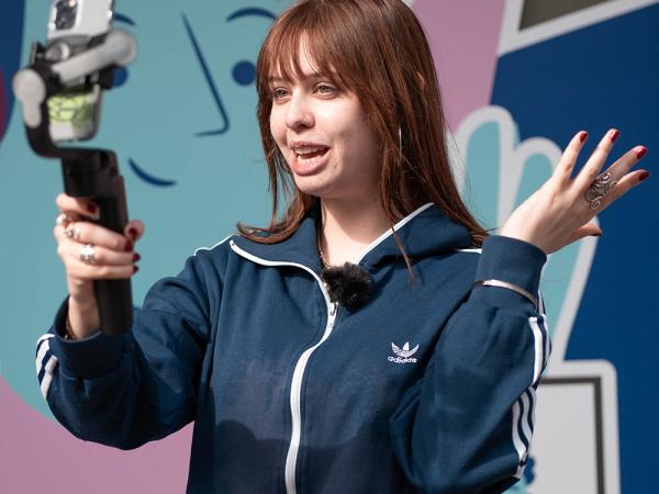 Stage content creator